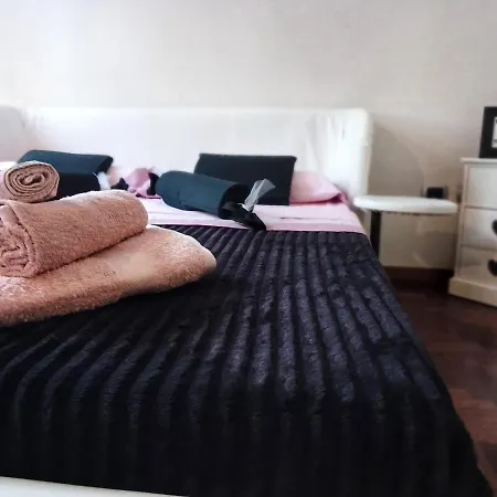 Апартаменты Lovely Modern *